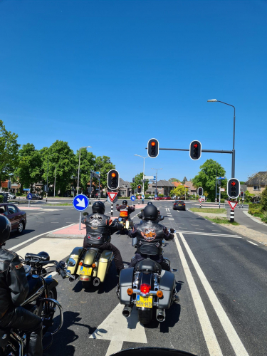 4e1afb70-e5d1-4c77-8164-7887cfcd98d1